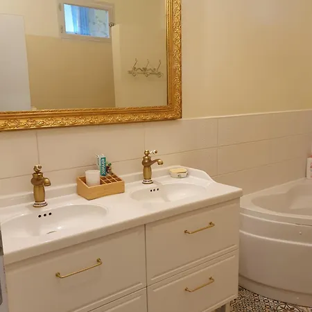 Chateau De Lacenne Bed & Breakfast Sembas