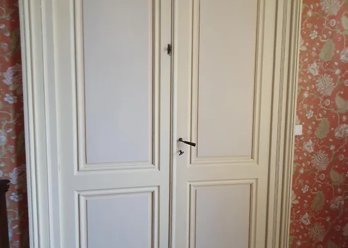 Bed & Breakfast Chateau De Lacenne 3*